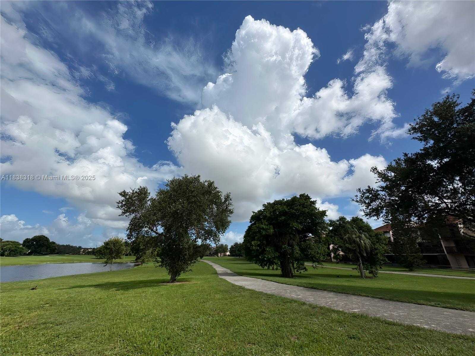 Small Image of 575 WEST PARK DR #202, Miami Number 23