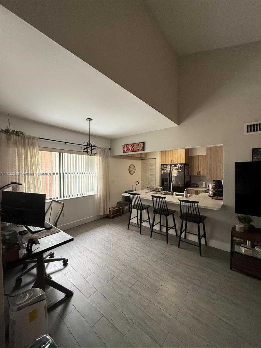 Small Image of 575 WEST PARK DR #202, Miami Number 7