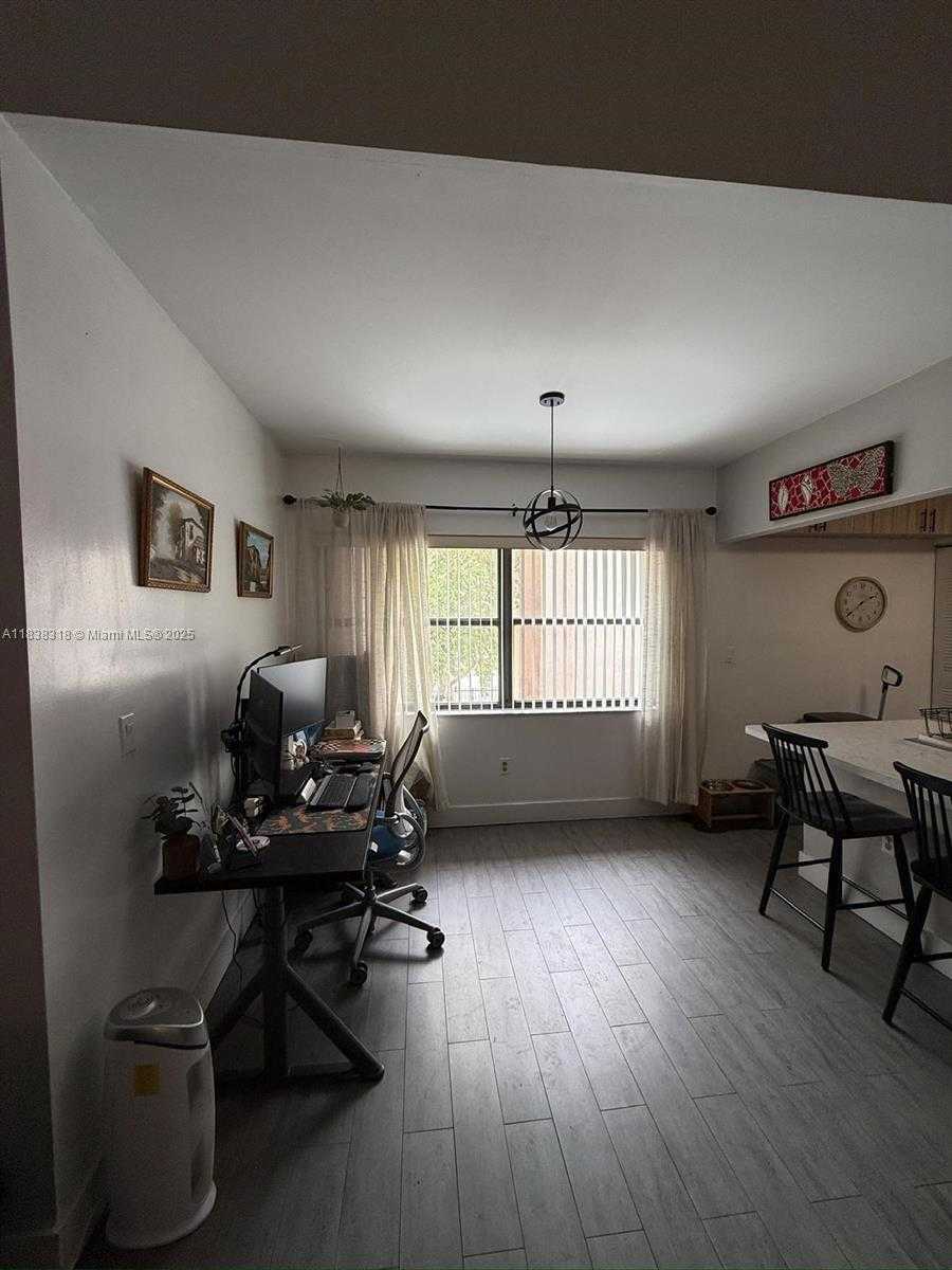 Small Image of 575 WEST PARK DR #202, Miami Number 8