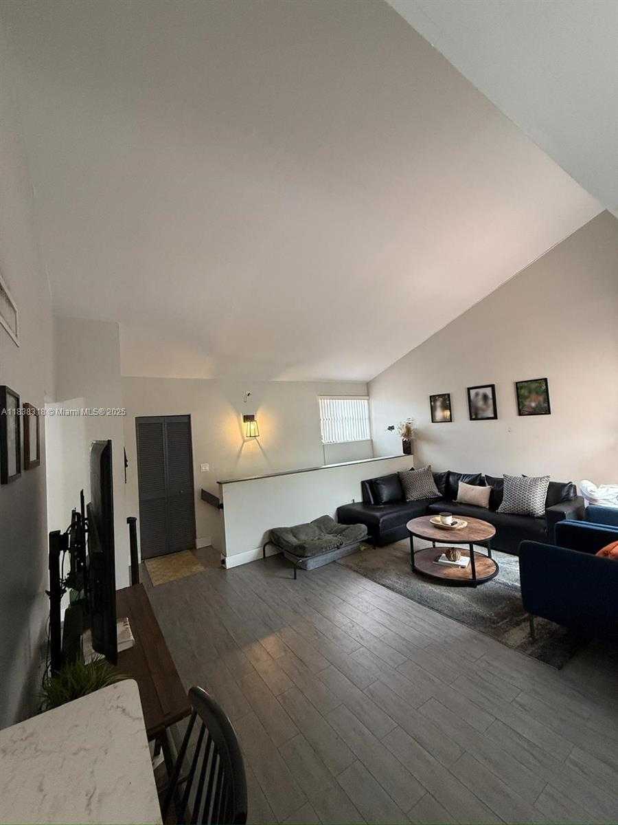 Small Image of 575 WEST PARK DR #202, Miami Number 9