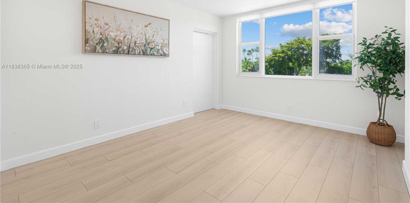 Small Image of 4400 HILLCREST DR #314B, Hollywood Number 12