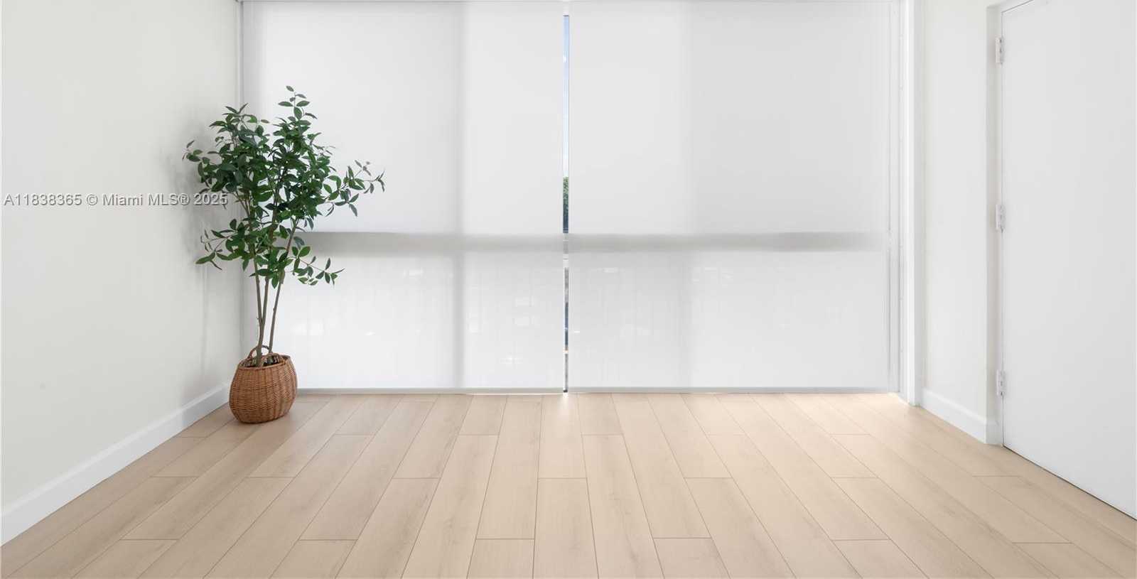 Small Image of 4400 HILLCREST DR #314B, Hollywood Number 23