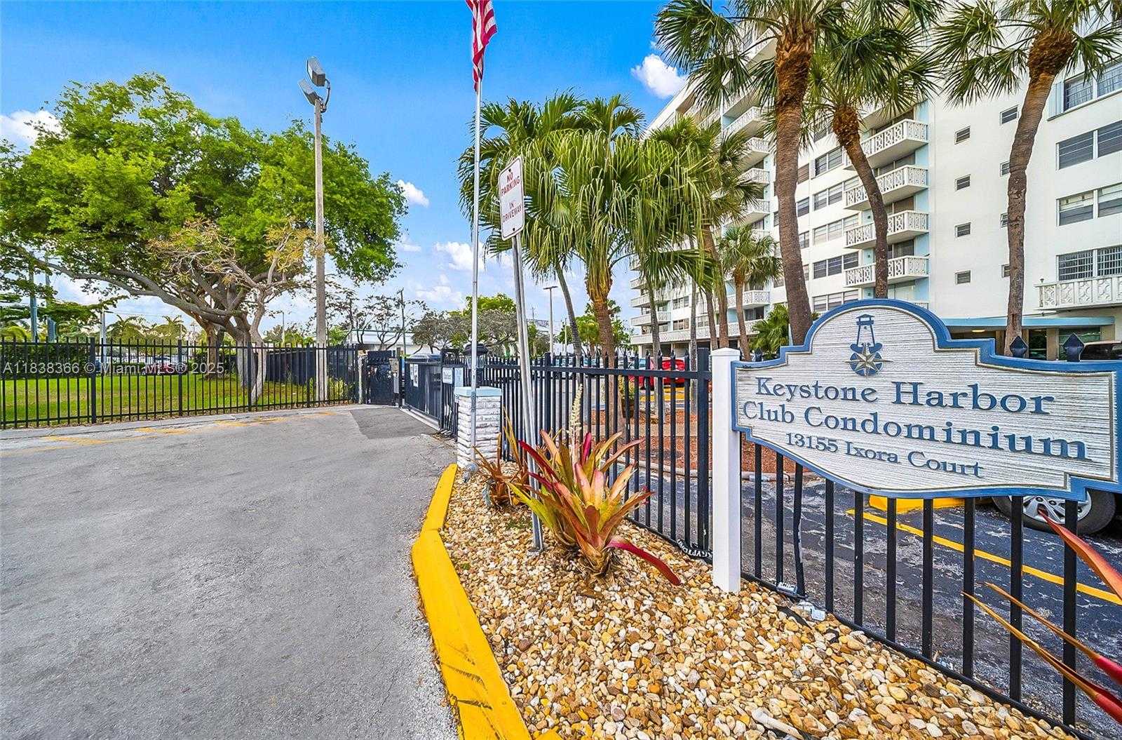 Small Image of 13155 IXORA CT #1105, North Miami Number 25