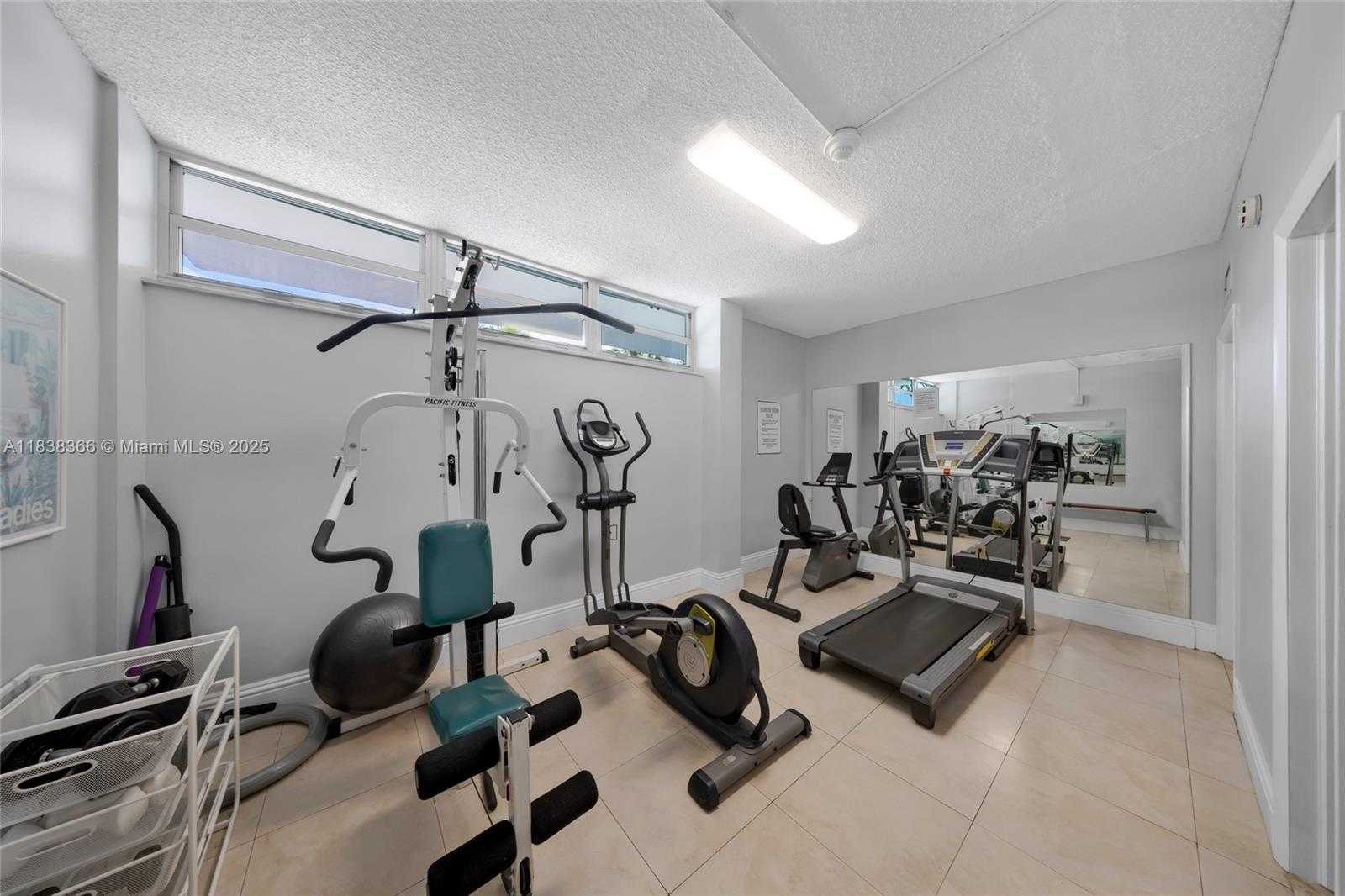 Small Image of 13155 IXORA CT #1105, North Miami Number 27