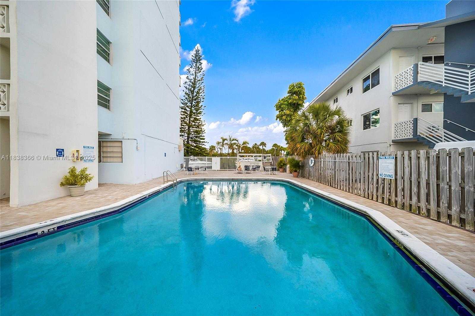 Small Image of 13155 IXORA CT #1105, North Miami Number 29