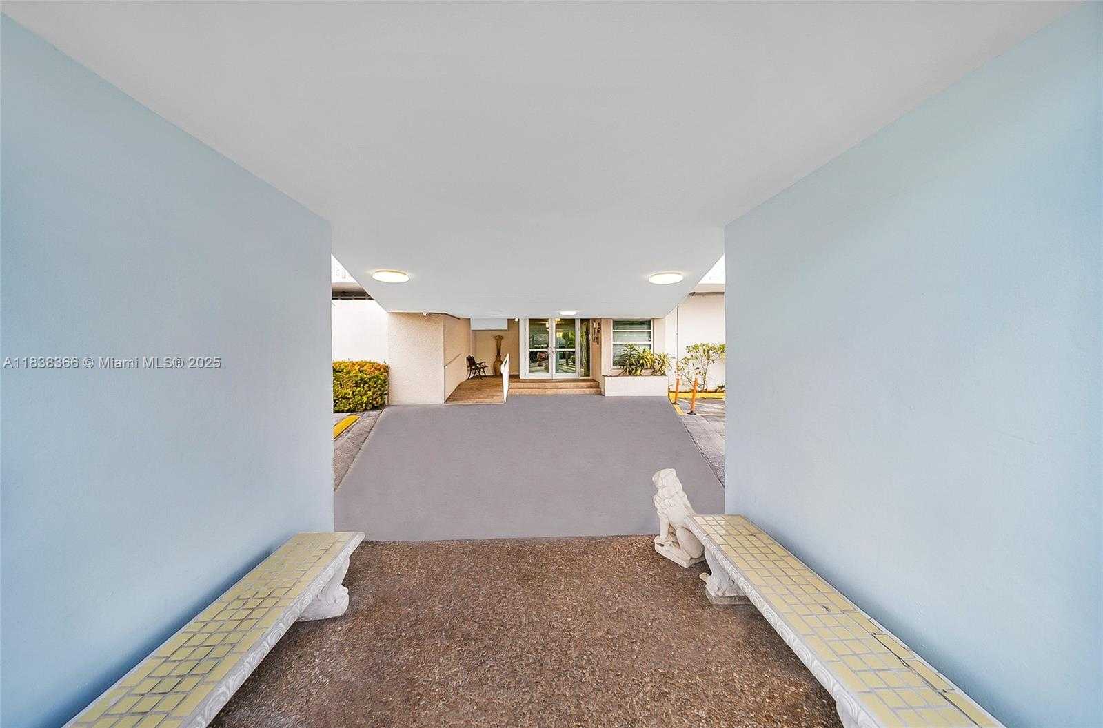 Small Image of 13155 IXORA CT #1105, North Miami Number 34