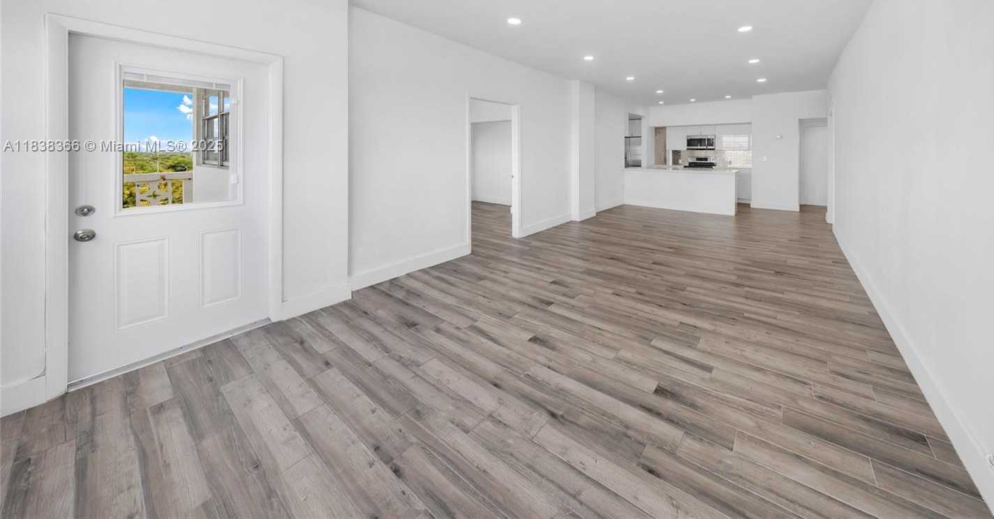 Small Image of 13155 IXORA CT #1105, North Miami Number 6