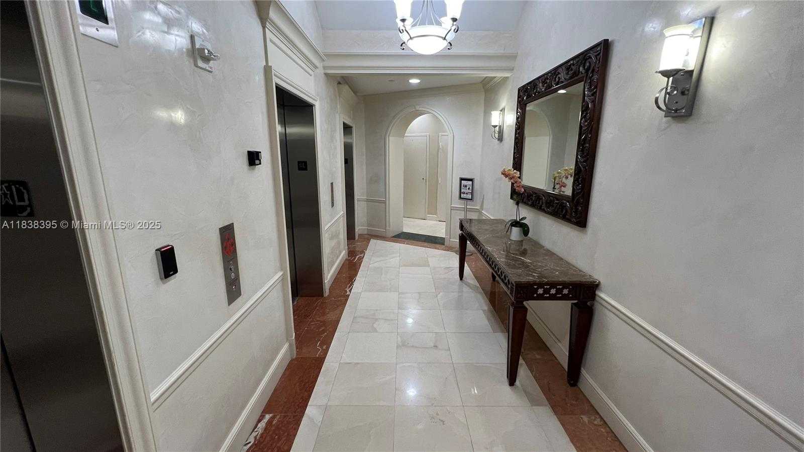 Small Image of 19900 EAST COUNTRY CLUB DR #1014, Aventura Number 3