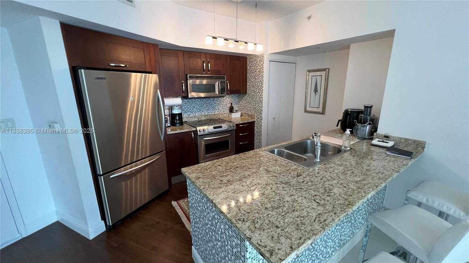 Small Image of 19900 EAST COUNTRY CLUB DR #1014, Aventura Number 4