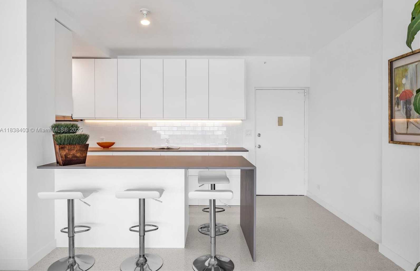 Small Image of 3 ISLAND AVE #12E, Miami Beach Number 5
