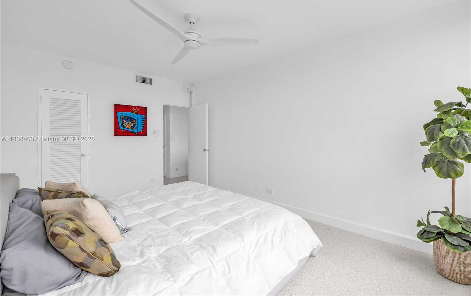 Small Image of 3 ISLAND AVE #12E, Miami Beach Number 9