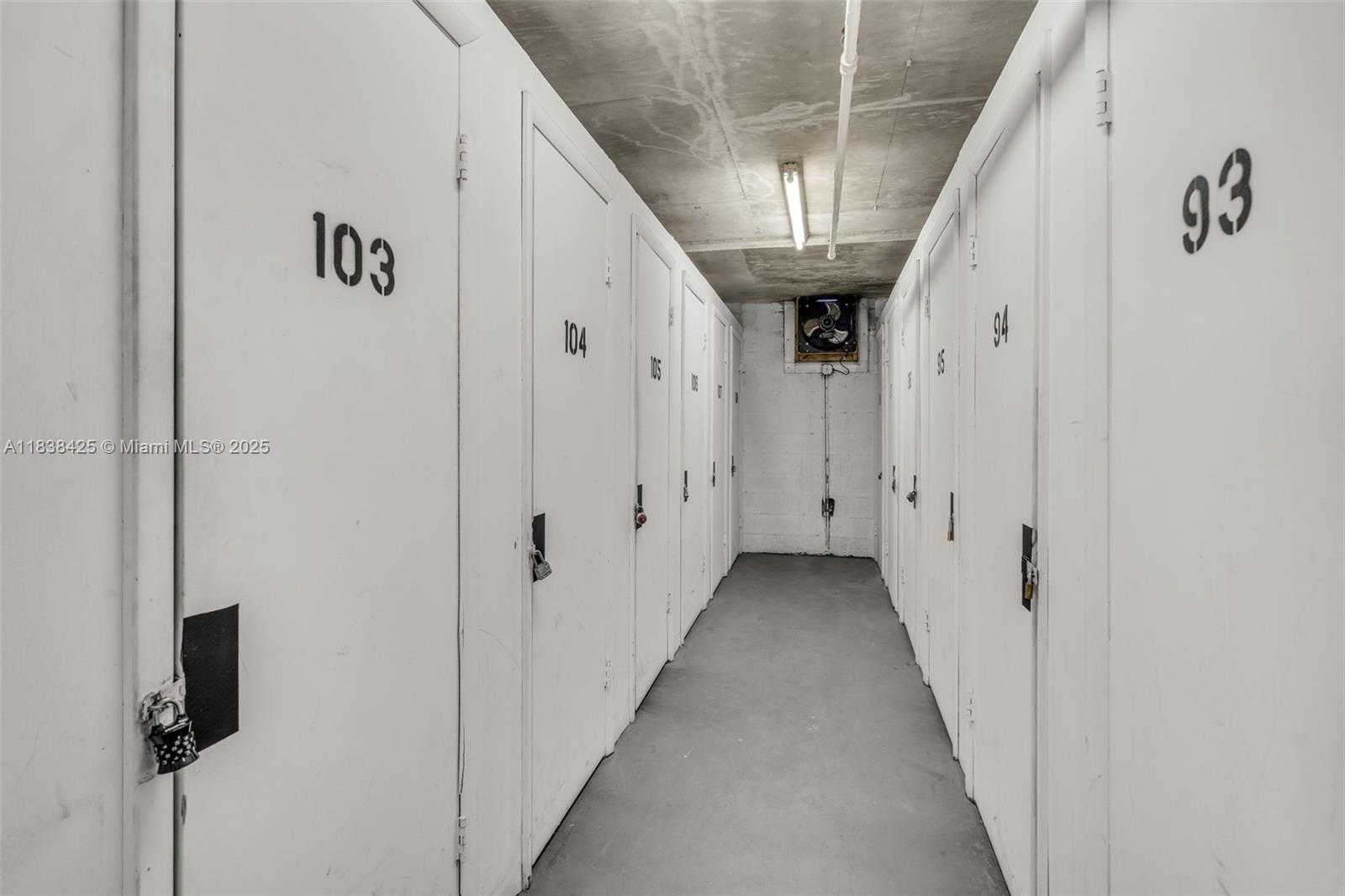 Small Image of 4001 HILLCREST DR #812, Hollywood Number 30