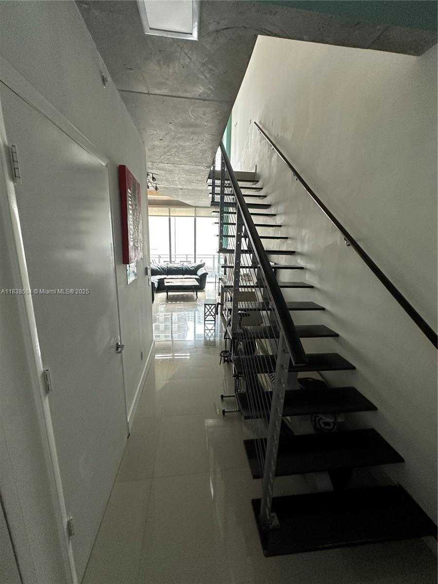 Small Image of 690 SOUTH WEST 1ST CT #1010, Miami Number 6