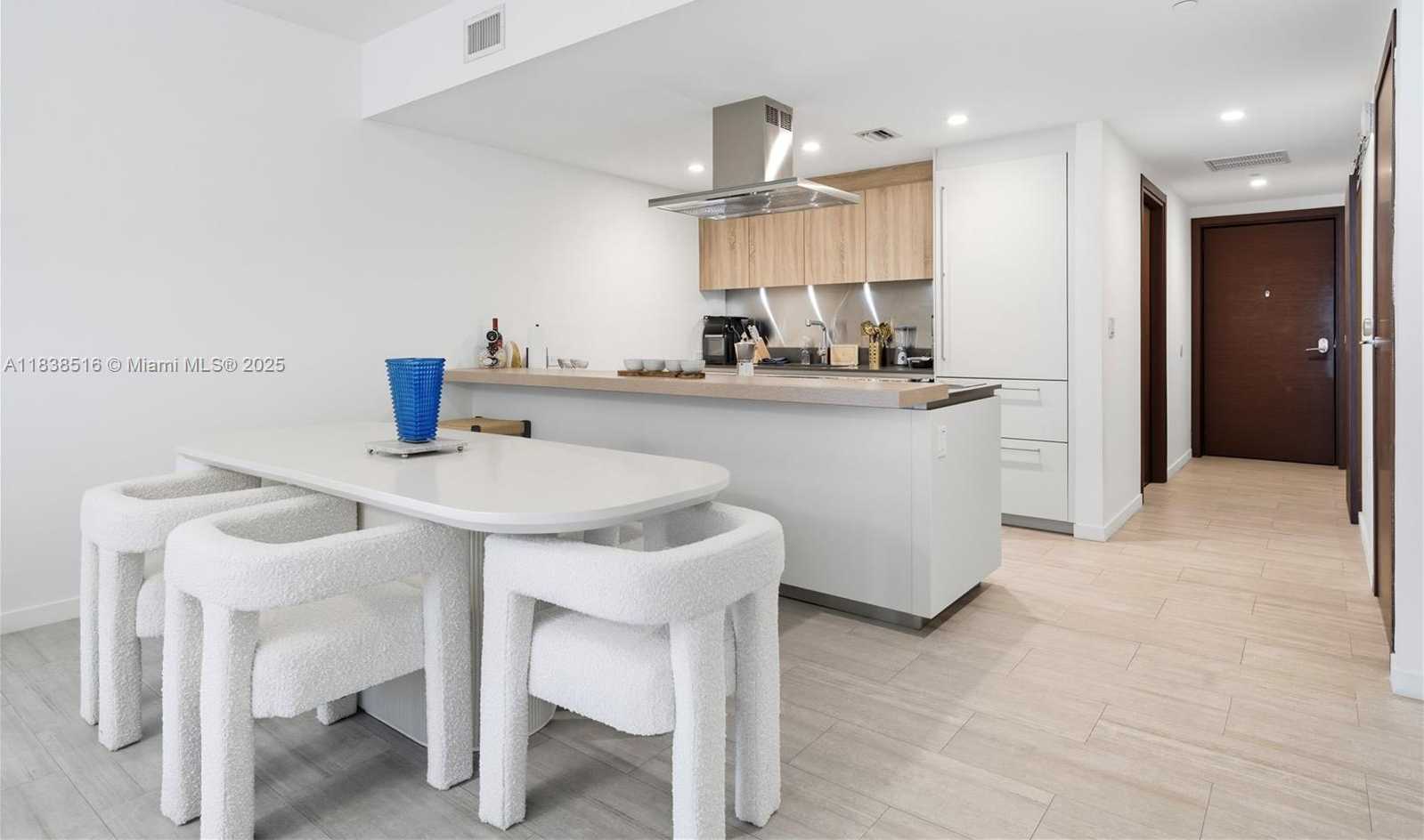 Small Image of 1000 BRICKELL PLZ #2805, Miami Number 8