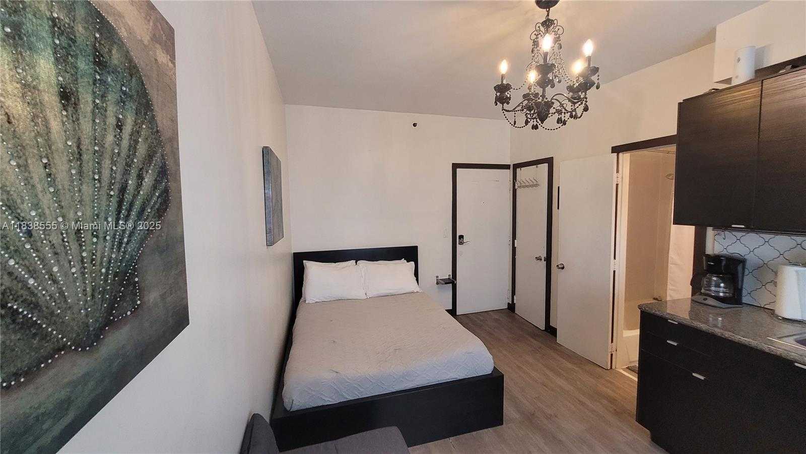 Small Image of 335 OCEAN DR #131, Miami Beach Number 10