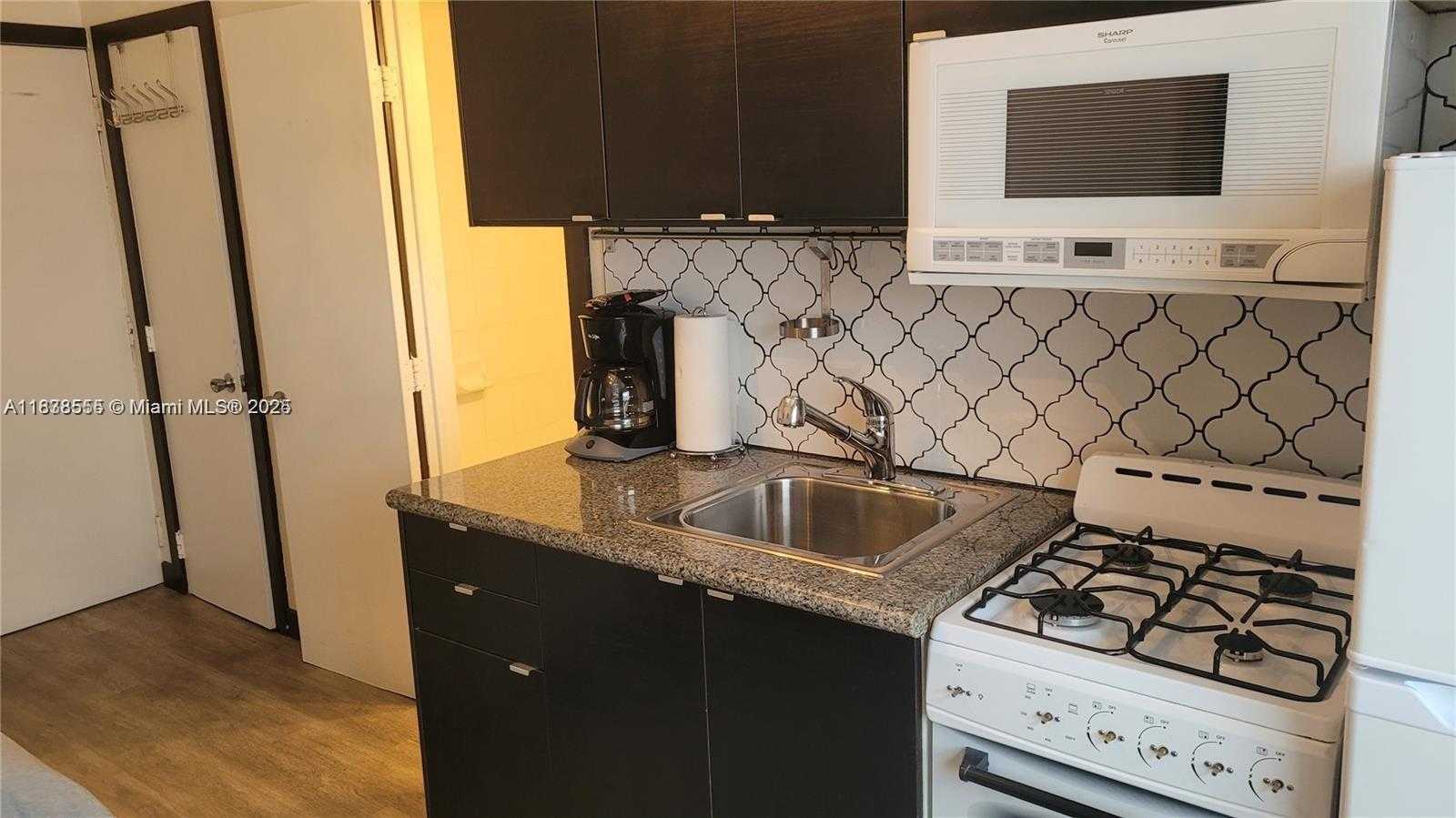 Small Image of 335 OCEAN DR #131, Miami Beach Number 13