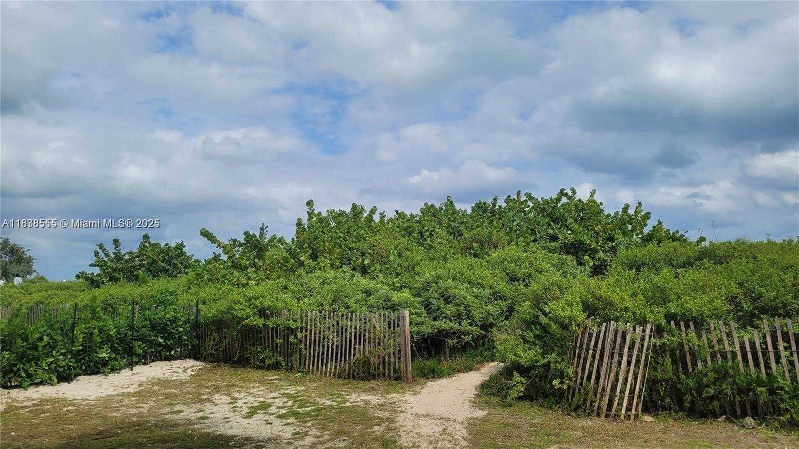 Small Image of 335 OCEAN DR #131, Miami Beach Number 2