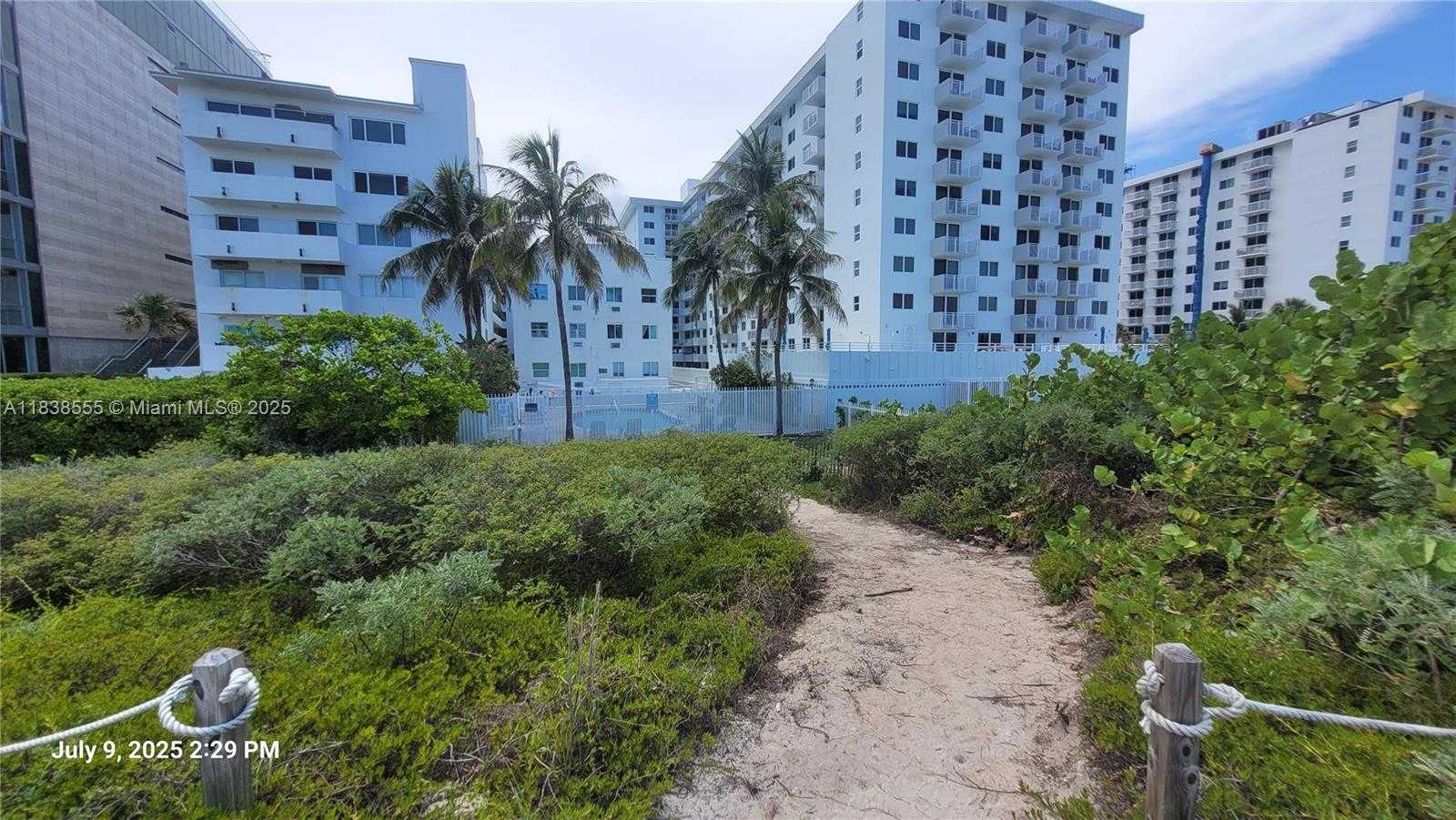 Small Image of 335 OCEAN DR #131, Miami Beach Number 4