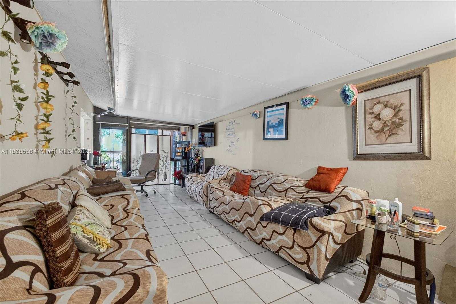 Small Image of 1600 GRANFERN AVE, West Palm Beach Number 11