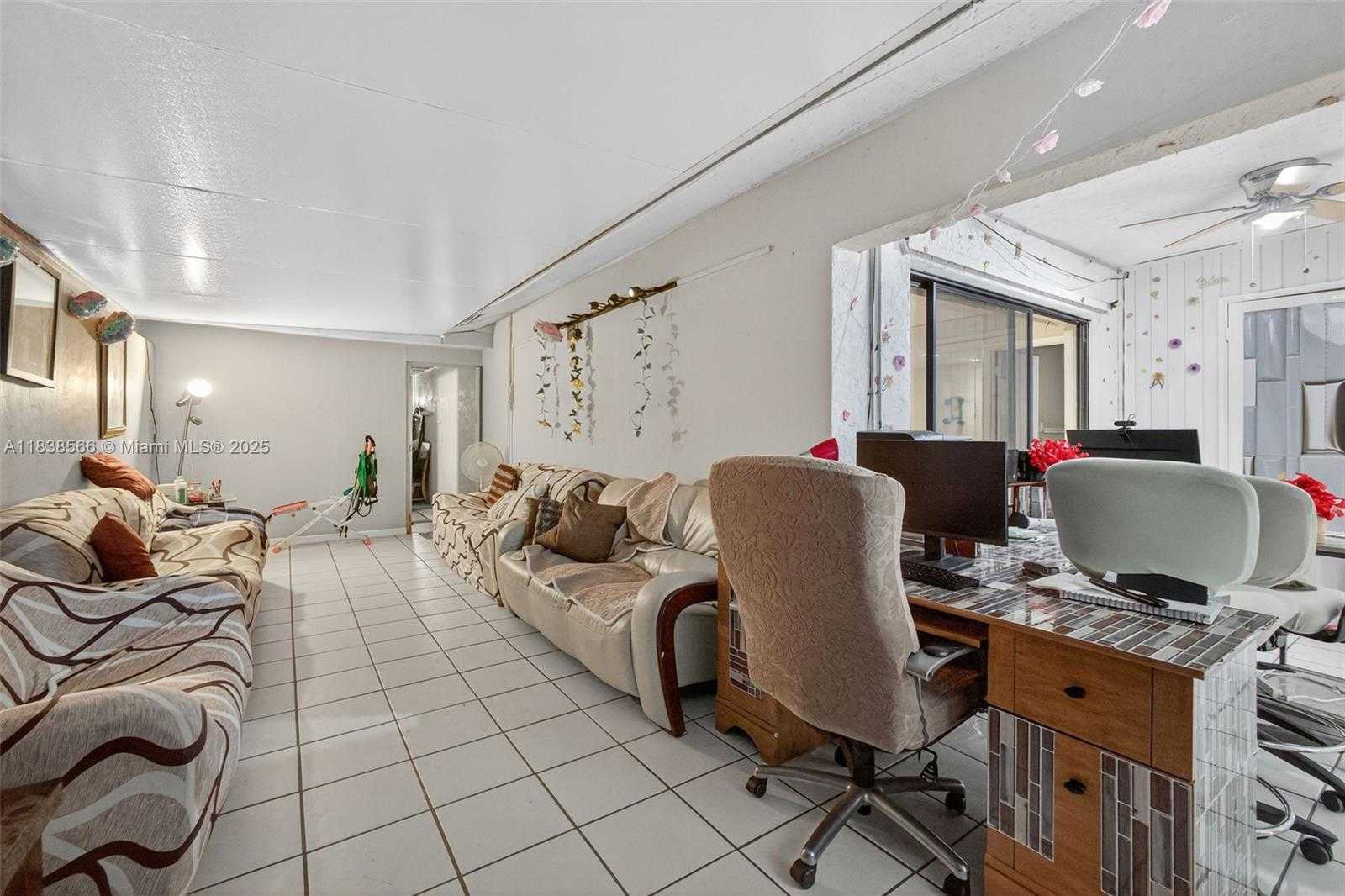 Small Image of 1600 GRANFERN AVE, West Palm Beach Number 12