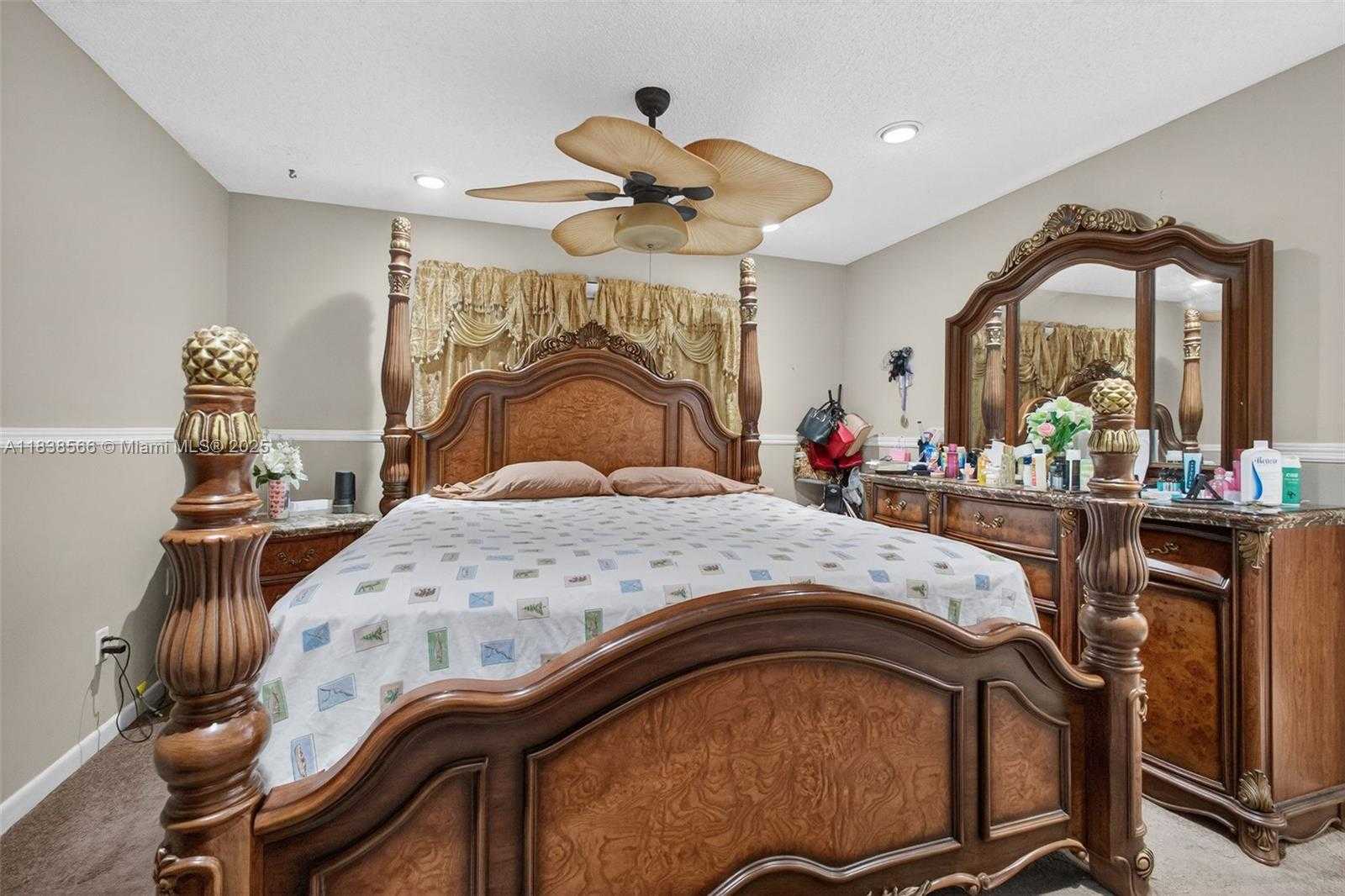 Small Image of 1600 GRANFERN AVE, West Palm Beach Number 14