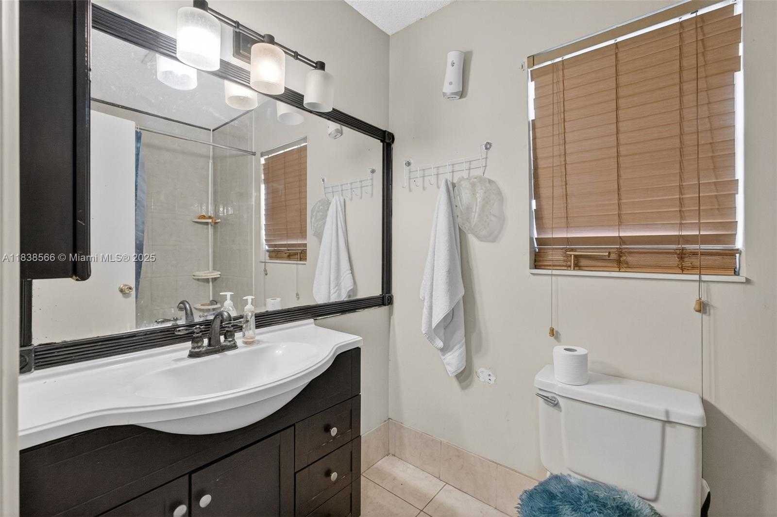 Small Image of 1600 GRANFERN AVE, West Palm Beach Number 19