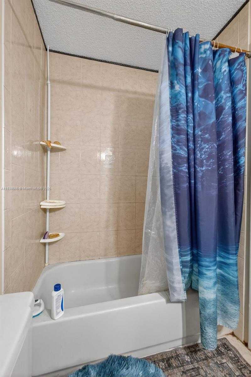 Small Image of 1600 GRANFERN AVE, West Palm Beach Number 20