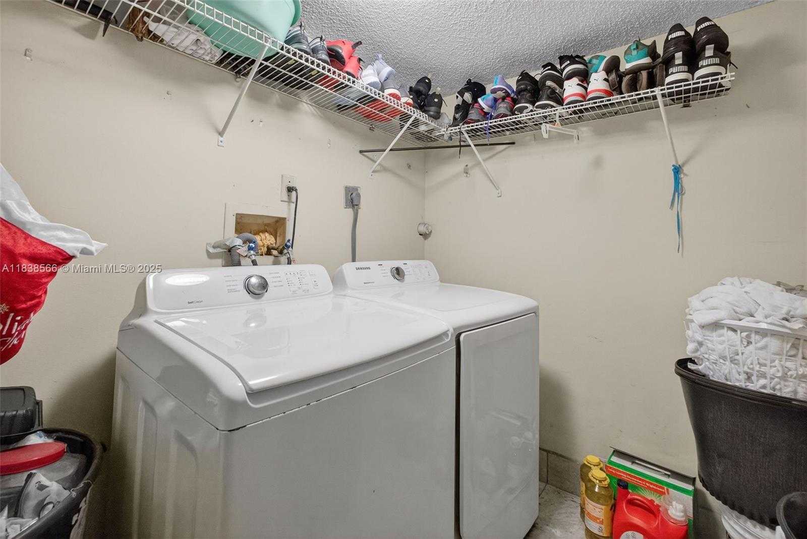 Small Image of 1600 GRANFERN AVE, West Palm Beach Number 23