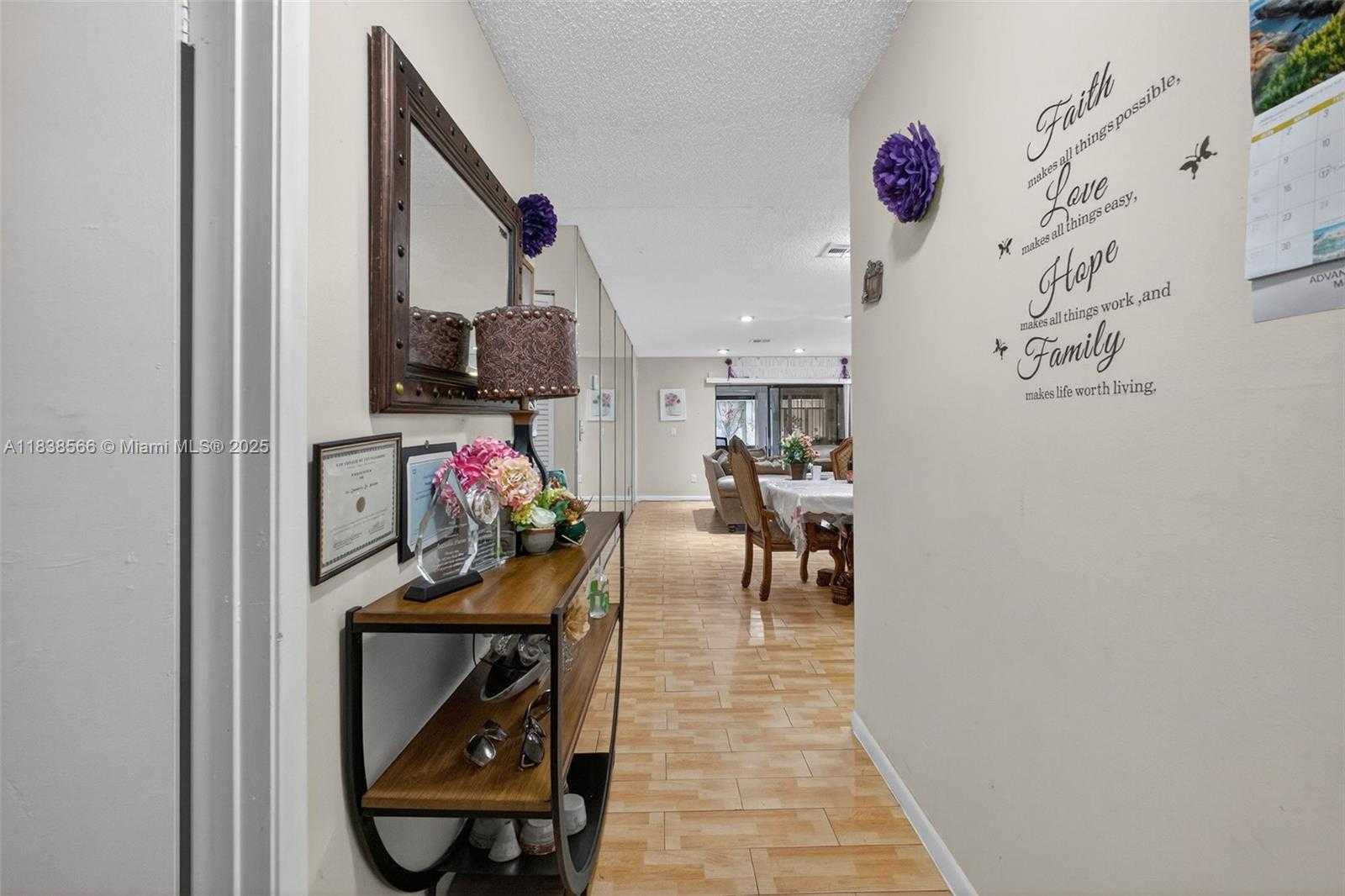 Small Image of 1600 GRANFERN AVE, West Palm Beach Number 3