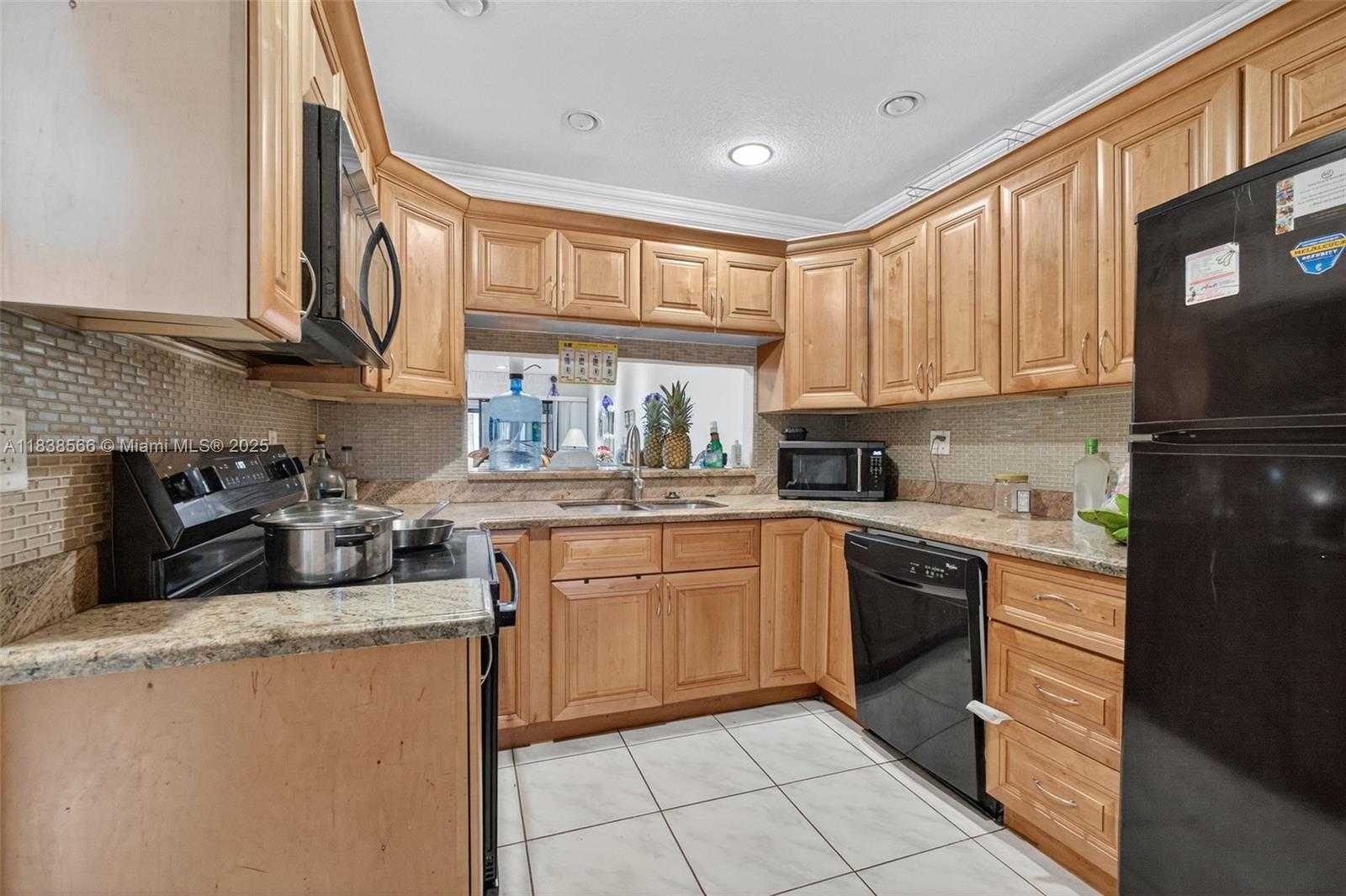Small Image of 1600 GRANFERN AVE, West Palm Beach Number 9