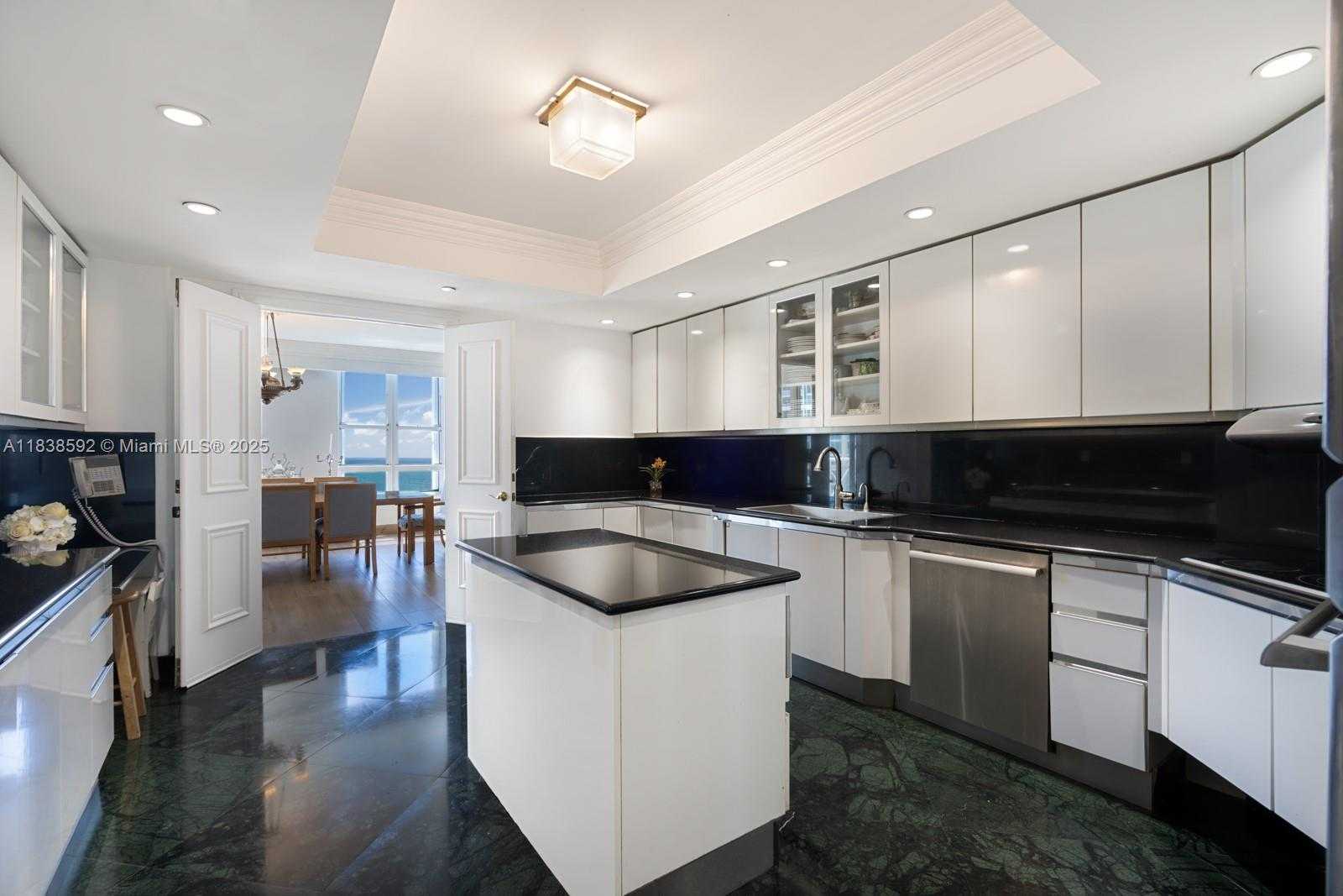 Small Image of 445 GRAND BAY DR #1011, Key Biscayne Number 16