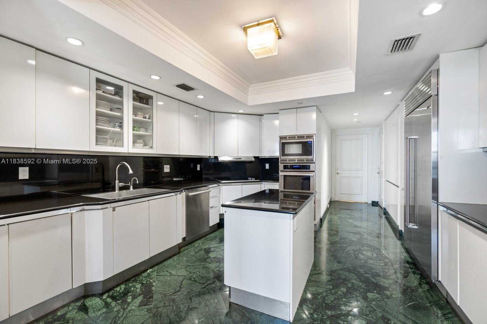 Small Image of 445 GRAND BAY DR #1011, Key Biscayne Number 17