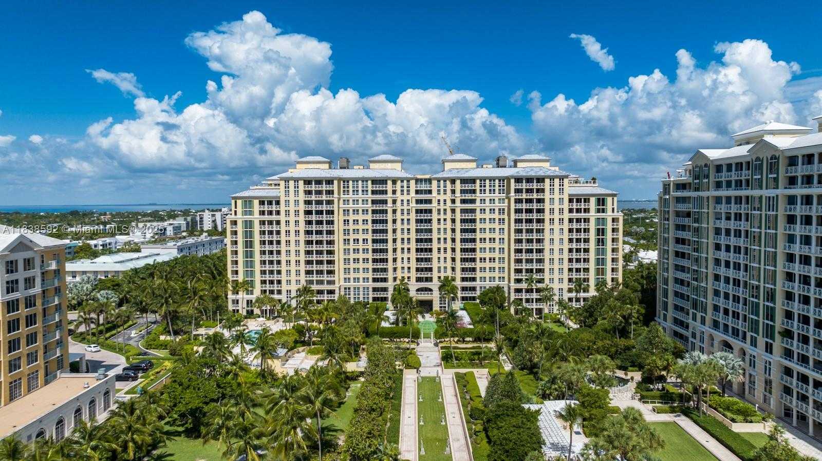Small Image of 445 GRAND BAY DR #1011, Key Biscayne Number 3