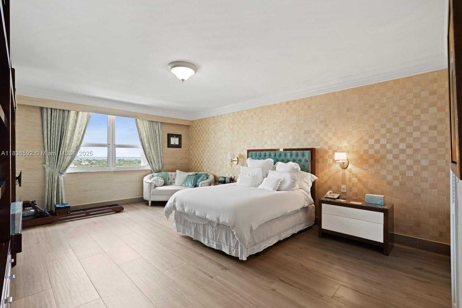 Small Image of 445 GRAND BAY DR #1011, Key Biscayne Number 34