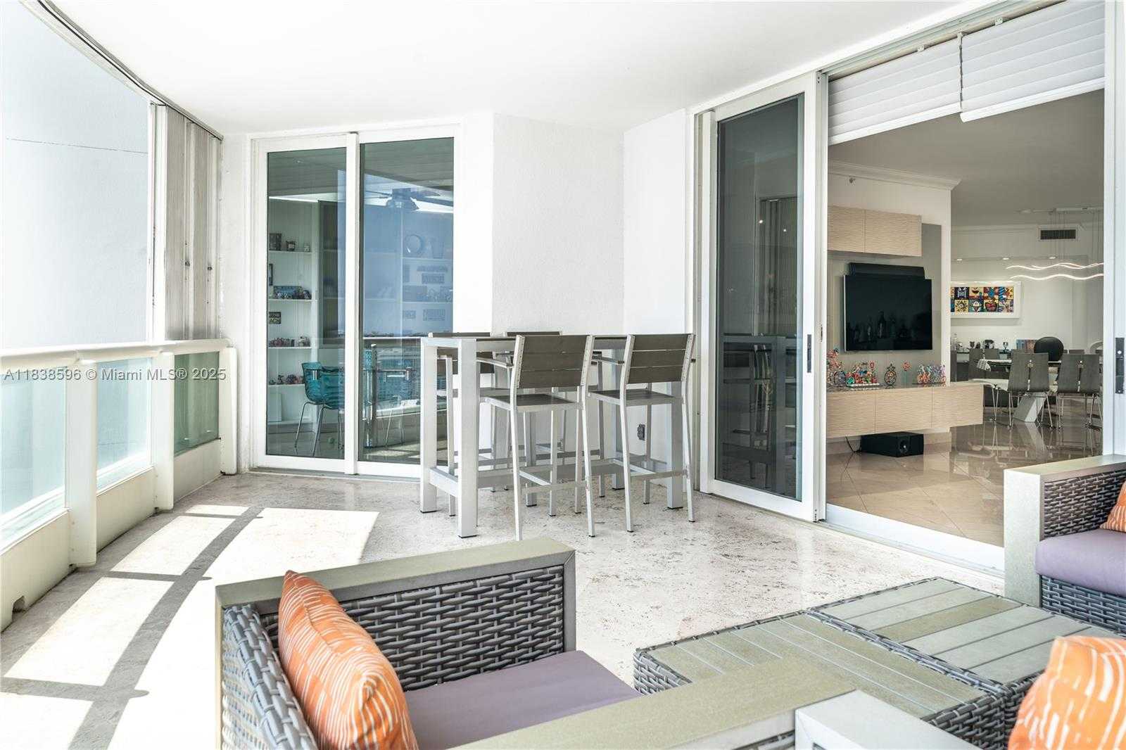Small Image of 21050 POINT PL #2601, Aventura Number 11
