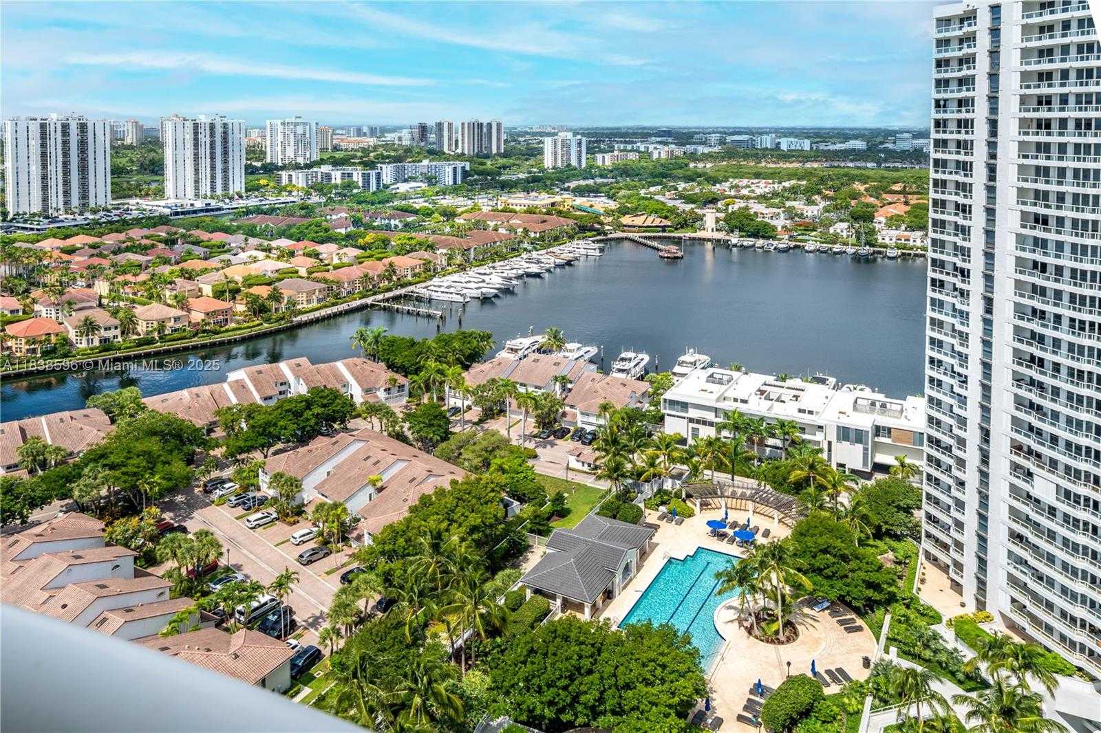 Small Image of 21050 POINT PL #2601, Aventura Number 13