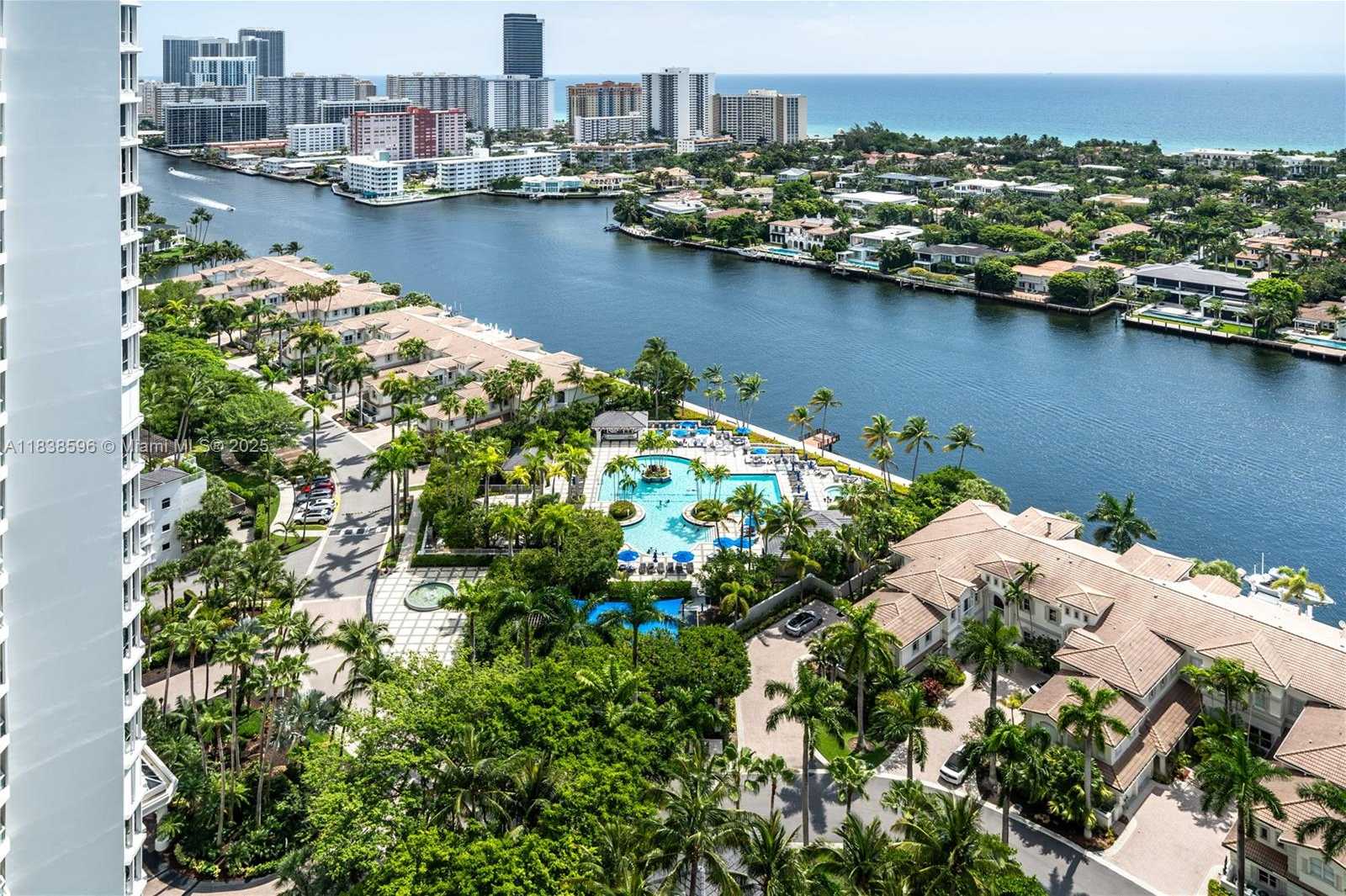 Small Image of 21050 POINT PL #2601, Aventura Number 14
