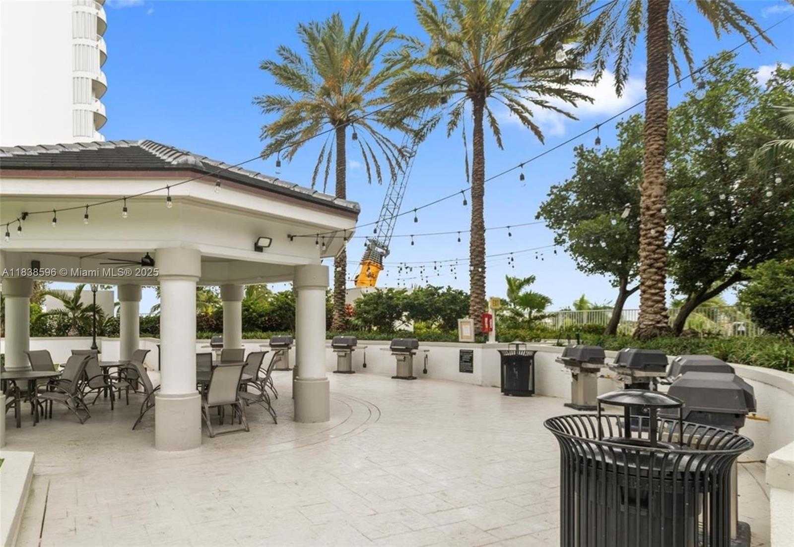 Small Image of 21050 POINT PL #2601, Aventura Number 35