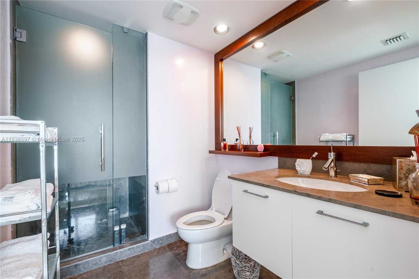Small Image of 450 ALTON RD #2001, Miami Beach Number 13