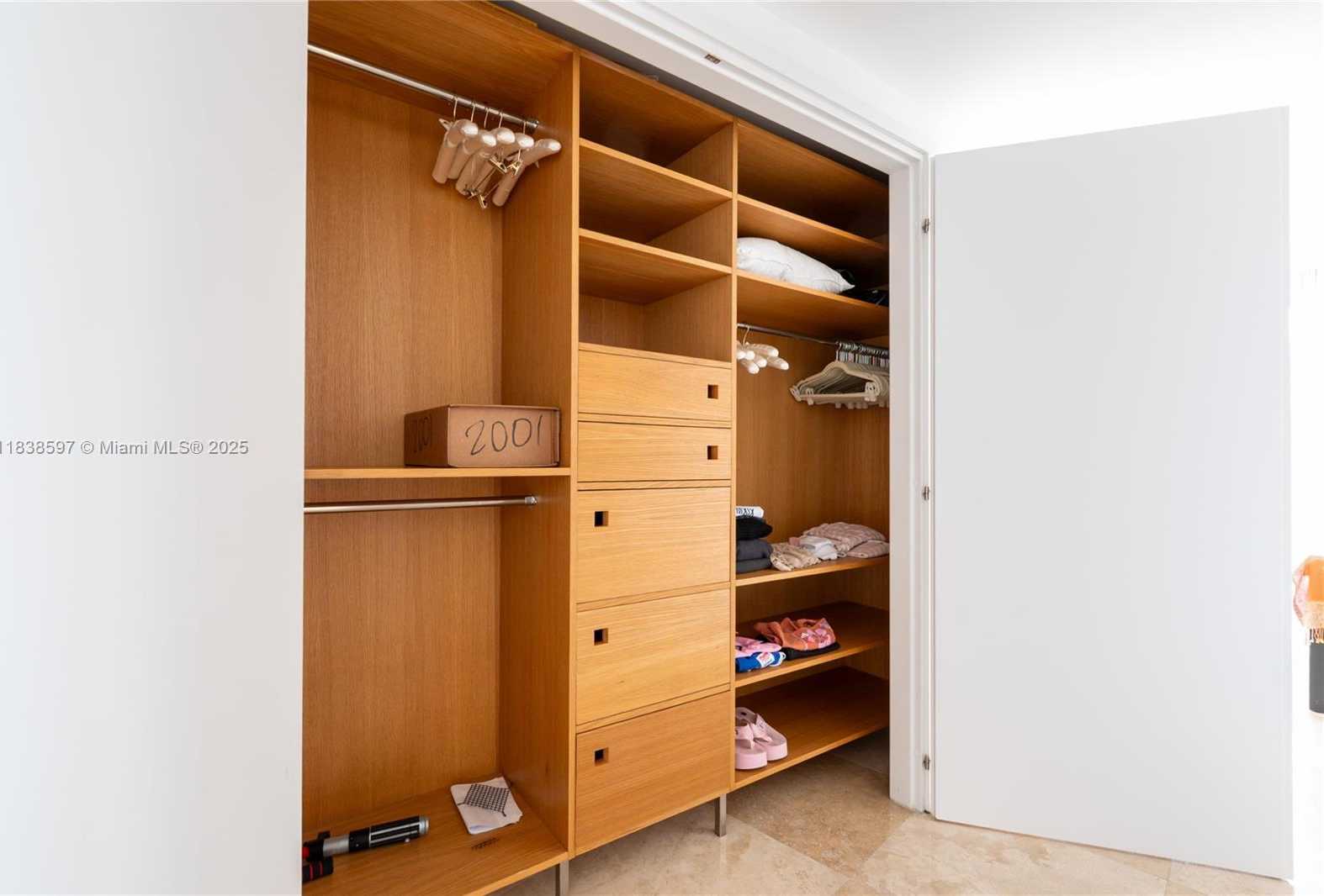 Small Image of 450 ALTON RD #2001, Miami Beach Number 14