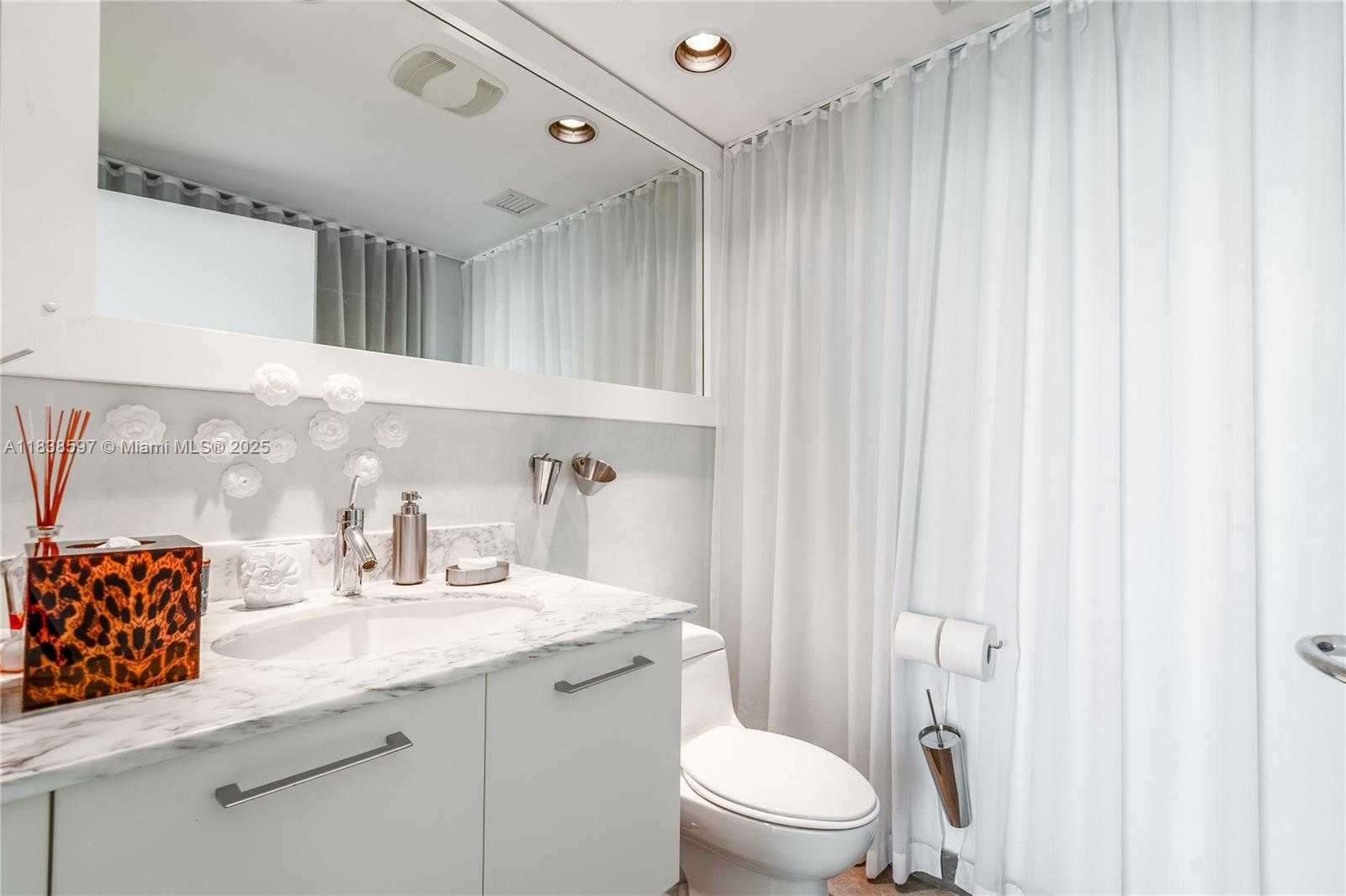 Small Image of 450 ALTON RD #2001, Miami Beach Number 19