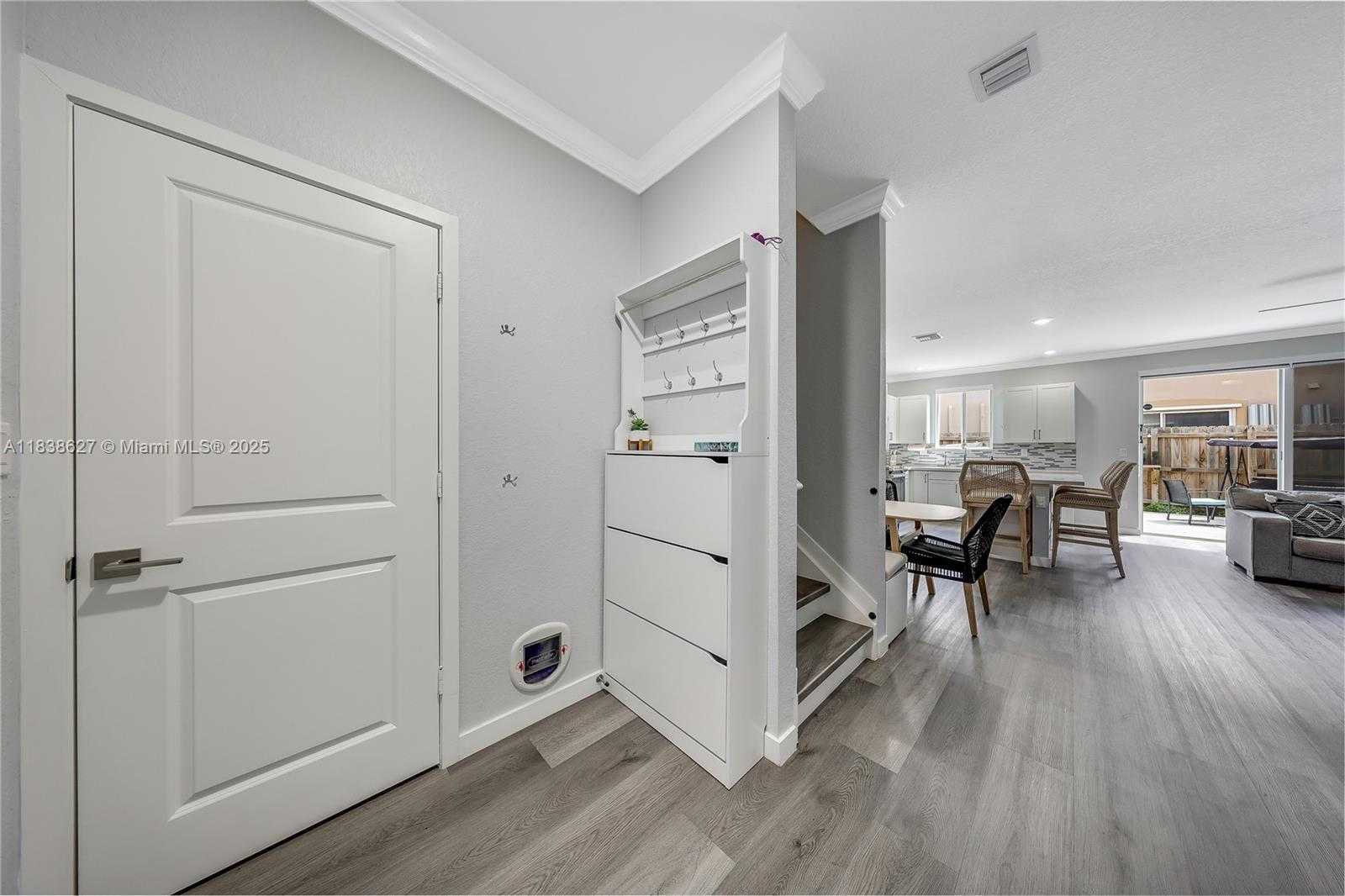 Small Image of 1079 SOUTH EAST 23RD TER, Homestead Number 12