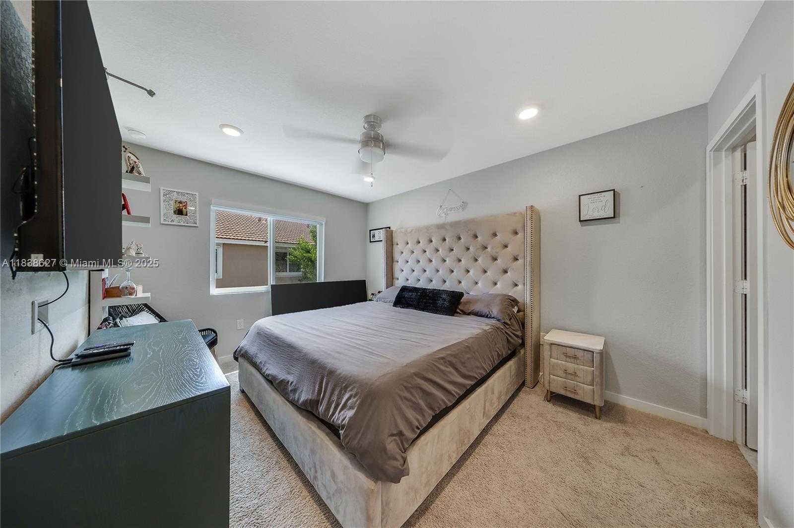 Small Image of 1079 SOUTH EAST 23RD TER, Homestead Number 16