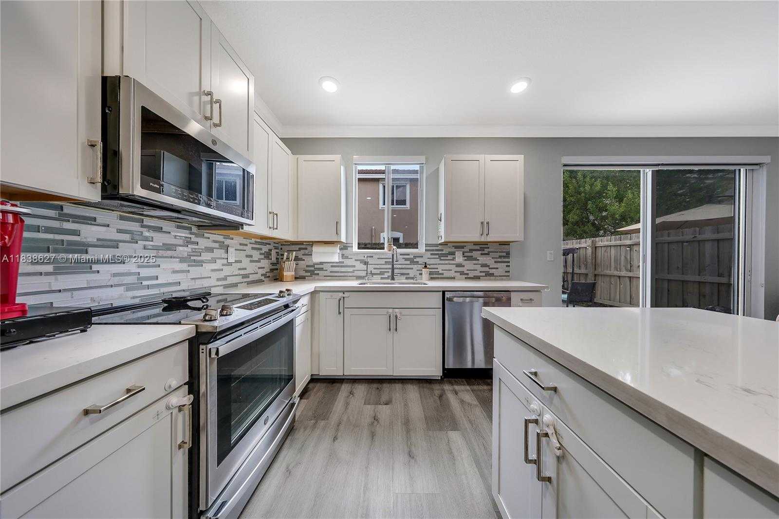 Small Image of 1079 SOUTH EAST 23RD TER, Homestead Number 4