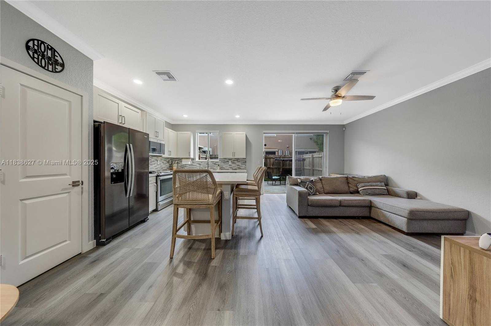 Small Image of 1079 SOUTH EAST 23RD TER, Homestead Number 6