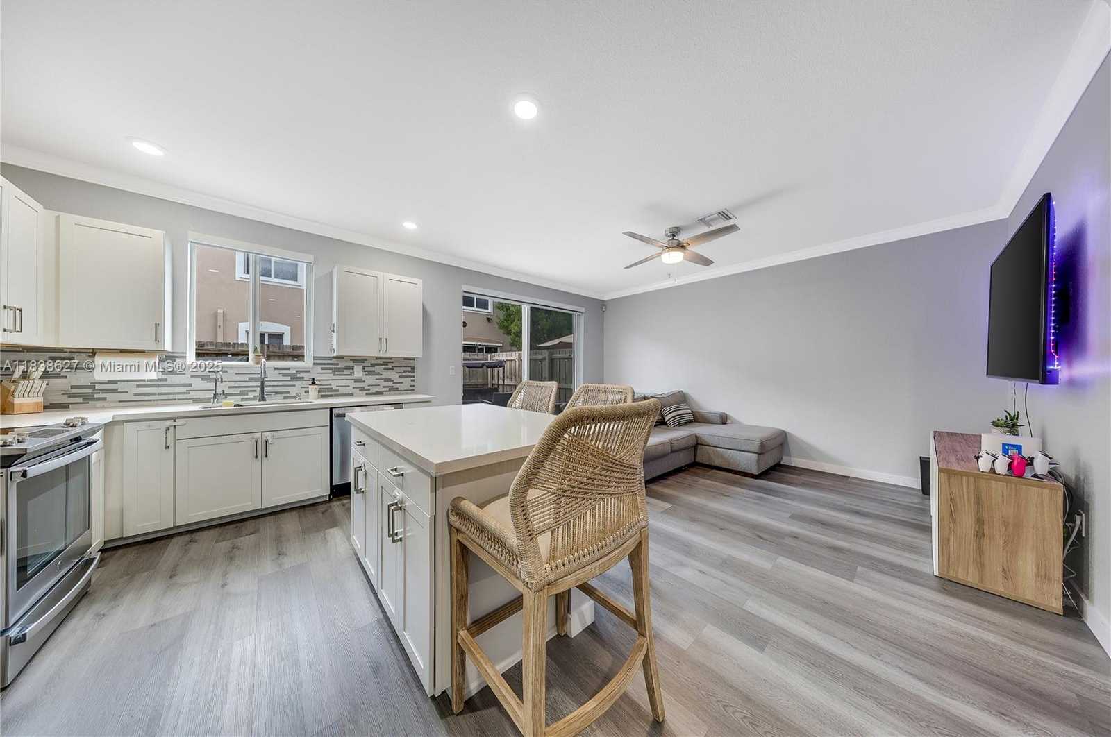 Small Image of 1079 SOUTH EAST 23RD TER, Homestead Number 7