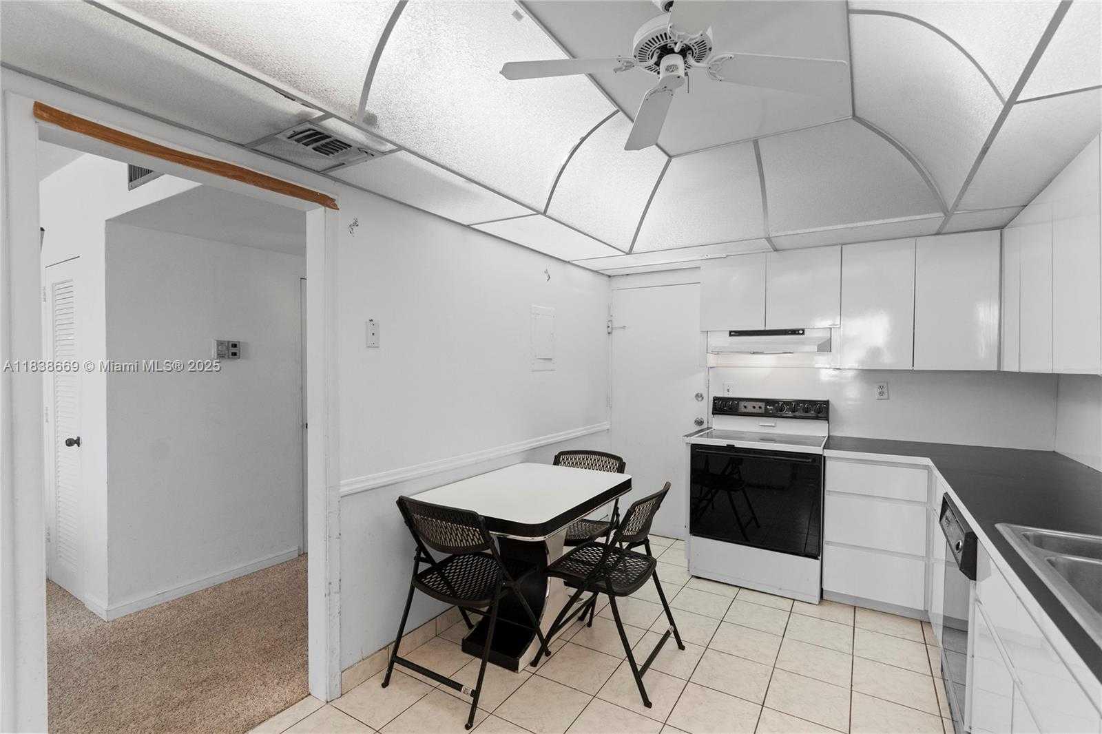 Small Image of 5001 COLLINS AVE #4G, Miami Beach Number 18