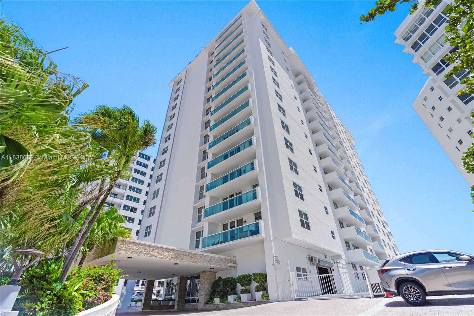 Small Image of 5001 COLLINS AVE #4G, Miami Beach Number 26