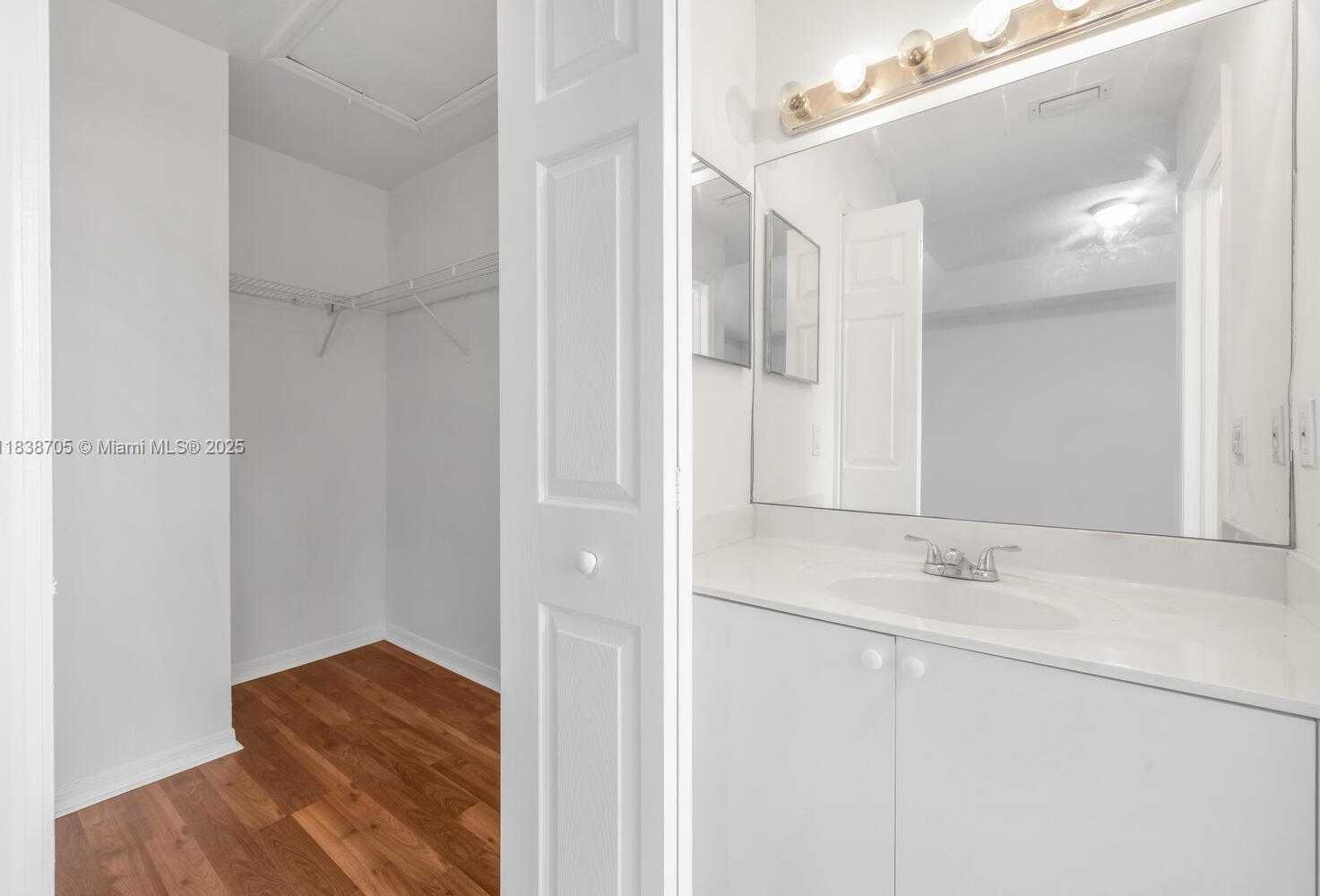 Small Image of 2920 SOUTH EAST 15THTER, Homestead Number 18