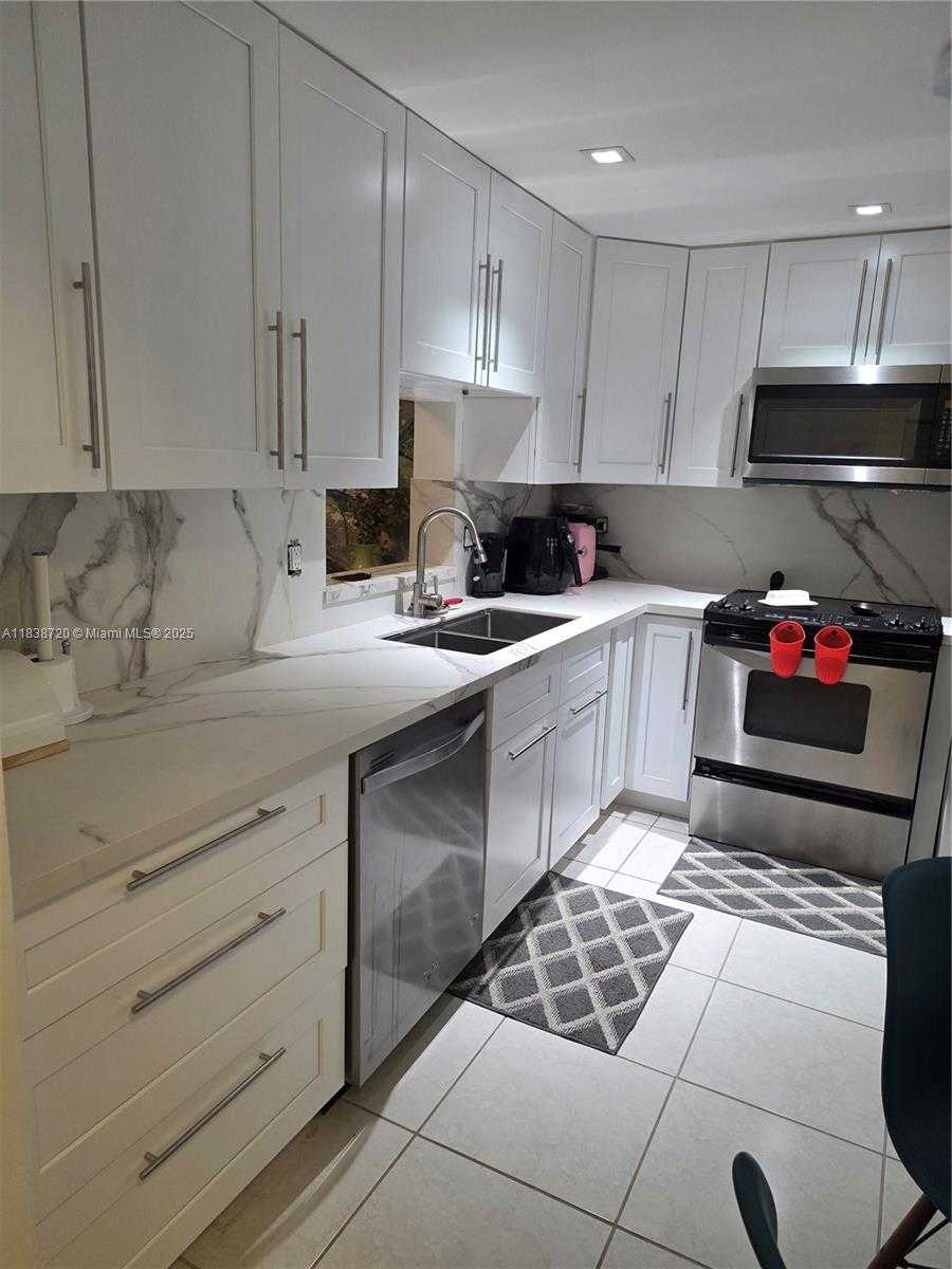 Small Image of 620 NORTH EAST 12TH AVE #101, Hallandale Beach Number 3